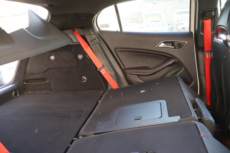 AMG GLA GLA45 AMG 4MATIC Edition1　特別仕様車 専用ｴｱﾛﾊﾟｰﾂ  専用ｻｲﾄﾞﾃﾞｶｰﾙ ﾚｰﾀﾞｰｾｰﾌﾃｨPKG AMGﾊﾟﾌｫｰﾏﾝｽｼｰﾄ AMGﾊﾟﾌｫｰﾏﾝｽｽﾃｱ ﾒﾓﾘｰ機能付ﾊﾟﾜｰｼｰﾄ ｼｰﾄﾋｰﾀｰ 純正ﾅﾋﾞ地ﾃﾞｼﾞ Bﾓﾆﾀｰ 電動Rｹﾞｰﾄ ｷｾﾉﾝﾍｯﾄﾞ PTS AMG20AW　2年保証