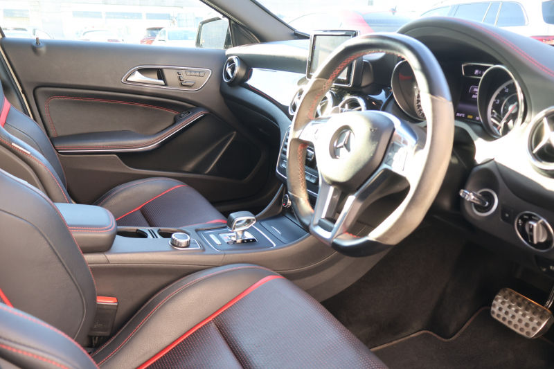 AMG GLA GLA45 AMG 4MATIC Edition1　特別仕様車 専用ｴｱﾛﾊﾟｰﾂ  専用ｻｲﾄﾞﾃﾞｶｰﾙ ﾚｰﾀﾞｰｾｰﾌﾃｨPKG AMGﾊﾟﾌｫｰﾏﾝｽｼｰﾄ AMGﾊﾟﾌｫｰﾏﾝｽｽﾃｱ ﾒﾓﾘｰ機能付ﾊﾟﾜｰｼｰﾄ ｼｰﾄﾋｰﾀｰ 純正ﾅﾋﾞ地ﾃﾞｼﾞ Bﾓﾆﾀｰ 電動Rｹﾞｰﾄ ｷｾﾉﾝﾍｯﾄﾞ PTS AMG20AW　2年保証