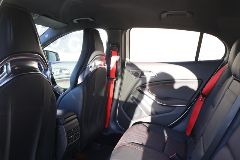 AMG GLA GLA45 AMG 4MATIC Edition1　特別仕様車 専用ｴｱﾛﾊﾟｰﾂ  専用ｻｲﾄﾞﾃﾞｶｰﾙ ﾚｰﾀﾞｰｾｰﾌﾃｨPKG AMGﾊﾟﾌｫｰﾏﾝｽｼｰﾄ AMGﾊﾟﾌｫｰﾏﾝｽｽﾃｱ ﾒﾓﾘｰ機能付ﾊﾟﾜｰｼｰﾄ ｼｰﾄﾋｰﾀｰ 純正ﾅﾋﾞ地ﾃﾞｼﾞ Bﾓﾆﾀｰ 電動Rｹﾞｰﾄ ｷｾﾉﾝﾍｯﾄﾞ PTS AMG20AW　2年保証