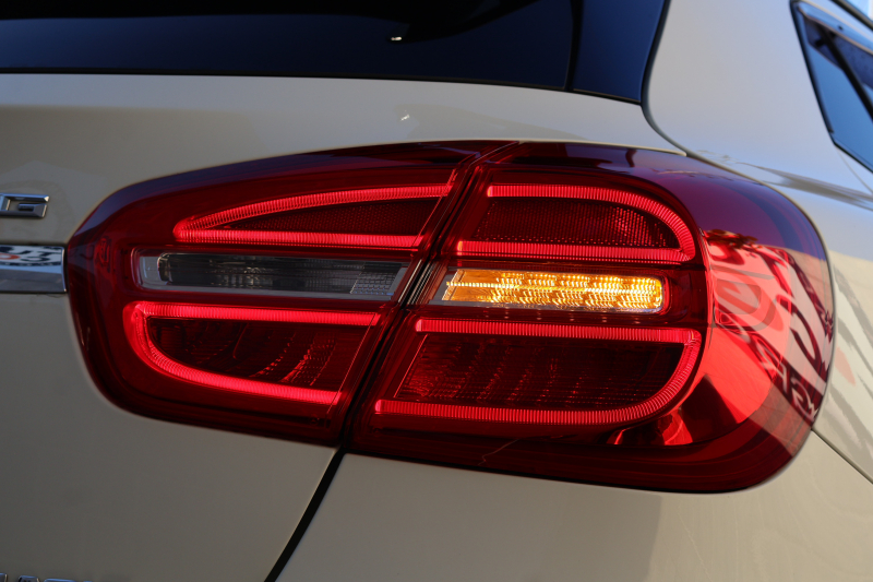 AMG GLA GLA45 AMG 4MATIC Edition1　特別仕様車 専用ｴｱﾛﾊﾟｰﾂ  専用ｻｲﾄﾞﾃﾞｶｰﾙ ﾚｰﾀﾞｰｾｰﾌﾃｨPKG AMGﾊﾟﾌｫｰﾏﾝｽｼｰﾄ AMGﾊﾟﾌｫｰﾏﾝｽｽﾃｱ ﾒﾓﾘｰ機能付ﾊﾟﾜｰｼｰﾄ ｼｰﾄﾋｰﾀｰ 純正ﾅﾋﾞ地ﾃﾞｼﾞ Bﾓﾆﾀｰ 電動Rｹﾞｰﾄ ｷｾﾉﾝﾍｯﾄﾞ PTS AMG20AW　2年保証