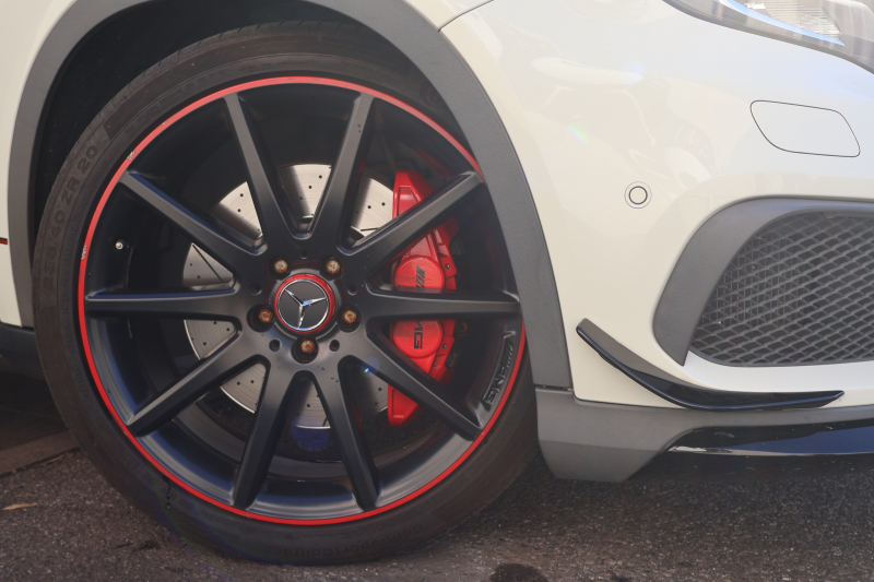 AMG GLA GLA45 AMG 4MATIC Edition1　特別仕様車 専用ｴｱﾛﾊﾟｰﾂ  専用ｻｲﾄﾞﾃﾞｶｰﾙ ﾚｰﾀﾞｰｾｰﾌﾃｨPKG AMGﾊﾟﾌｫｰﾏﾝｽｼｰﾄ AMGﾊﾟﾌｫｰﾏﾝｽｽﾃｱ ﾒﾓﾘｰ機能付ﾊﾟﾜｰｼｰﾄ ｼｰﾄﾋｰﾀｰ 純正ﾅﾋﾞ地ﾃﾞｼﾞ Bﾓﾆﾀｰ 電動Rｹﾞｰﾄ ｷｾﾉﾝﾍｯﾄﾞ PTS AMG20AW　2年保証