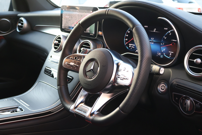 AMG GLCクーペ GLC43 4MATIC ｸｰﾍﾟ　後期型 ﾚｻﾞｰｴｸｽｸﾙｰｼﾌﾞPKG ﾚｰﾀﾞｰｾｰﾌﾃｨPKG ｴｱﾊﾞﾗﾝｽPKG 1ｵｰﾅｰ ｸﾗﾝﾍﾞﾘｰ赤革ｼｰﾄ ｼｰﾄﾋｰﾀ MBUX 純正10.25ｲﾝﾁﾅﾋﾞ地ﾃﾞｼﾞ ｺｯｸﾋﾟｯﾄDisp AppleCarPlay 360°ｶﾒﾗ PTS 電動Rｹﾞｰﾄ HUD AMG20ｲﾝﾁAW　新車保証