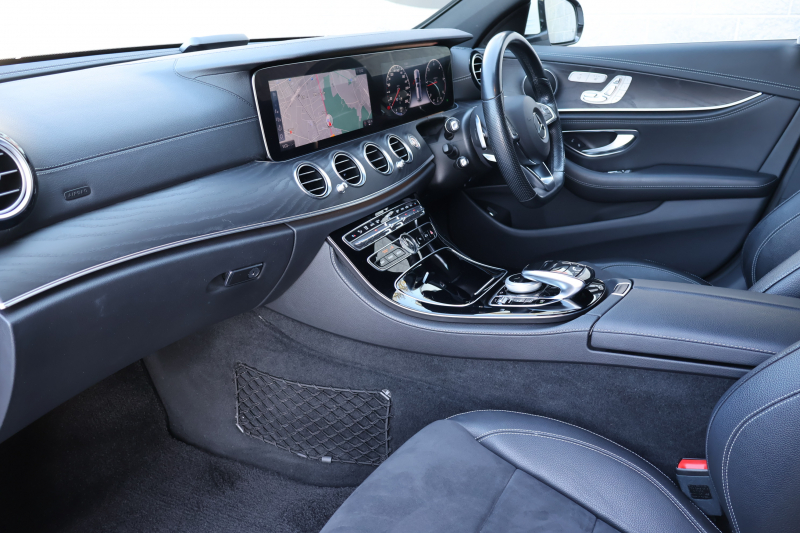 メルセデスベンツ Eクラス E220d ｽﾃｰｼｮﾝﾜｺﾞﾝ AVG ｽﾎﾟｰﾂ　ﾚｰﾀﾞｰｾｰﾌﾃｨPKG AMGｽﾀｲﾘﾝｸﾞPKG 黒ﾊｰﾌ革ｼｰﾄ ｼｰﾄﾋｰﾀｰ 純正ﾅﾋﾞ地ﾃﾞｼﾞ 360°ｶﾒﾗ Applecarplay Android Auto 電動Rｹﾞｰﾄ ﾌｯﾄﾄﾗﾝｸOP ﾏﾙﾁﾋﾞｰﾑLED 純正ﾙｰﾌｷｬﾘｱ AMG19AW　2年保証