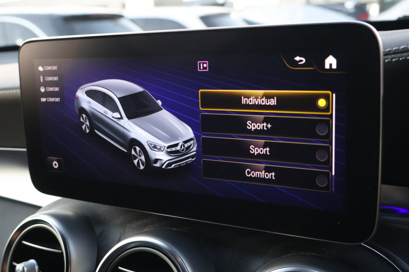 メルセデスベンツ GLCクーペ GLC220d 4MATIC ｸｰﾍﾟ AMGﾗｲﾝ　後期型 ﾚｻﾞｰｴｸｽｸﾙｰｼﾌﾞPKG ﾚｰﾀﾞｰｾｰﾌﾃｨPKG ｴｱﾊﾞﾗﾝｽPKG 1ｵｰﾅｰ ｶﾞﾗｽSR 黒革 ｼｰﾄﾋｰﾀ ﾍﾞﾝﾁﾚｰﾀ 純正10.25ｲﾝﾁﾅﾋﾞ地ﾃﾞｼﾞ ｺｯｸﾋﾟｯﾄDisp 360°ｶﾒﾗ Burmester 電動Rｹﾞｰﾄ HUD AMG19ｲﾝﾁAW　2年保証