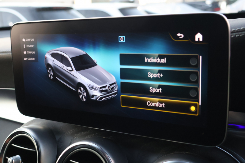 メルセデスベンツ GLCクーペ GLC220d 4MATIC ｸｰﾍﾟ AMGﾗｲﾝ　後期型 ﾚｻﾞｰｴｸｽｸﾙｰｼﾌﾞPKG ﾚｰﾀﾞｰｾｰﾌﾃｨPKG ｴｱﾊﾞﾗﾝｽPKG 1ｵｰﾅｰ ｶﾞﾗｽSR 黒革 ｼｰﾄﾋｰﾀ ﾍﾞﾝﾁﾚｰﾀ 純正10.25ｲﾝﾁﾅﾋﾞ地ﾃﾞｼﾞ ｺｯｸﾋﾟｯﾄDisp 360°ｶﾒﾗ Burmester 電動Rｹﾞｰﾄ HUD AMG19ｲﾝﾁAW　2年保証