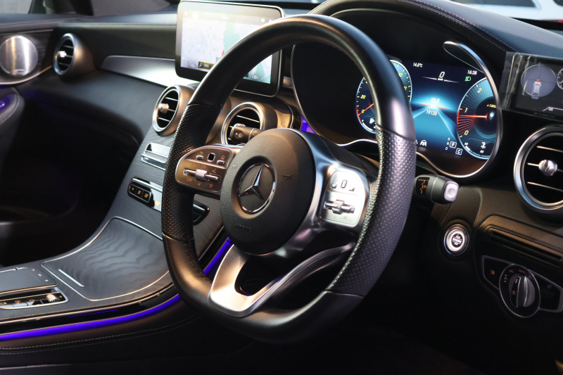 メルセデスベンツ GLCクーペ GLC220d 4MATIC ｸｰﾍﾟ AMGﾗｲﾝ　後期型 ﾚｻﾞｰｴｸｽｸﾙｰｼﾌﾞPKG ﾚｰﾀﾞｰｾｰﾌﾃｨPKG ｴｱﾊﾞﾗﾝｽPKG 1ｵｰﾅｰ ｶﾞﾗｽSR 黒革 ｼｰﾄﾋｰﾀ ﾍﾞﾝﾁﾚｰﾀ 純正10.25ｲﾝﾁﾅﾋﾞ地ﾃﾞｼﾞ ｺｯｸﾋﾟｯﾄDisp 360°ｶﾒﾗ Burmester 電動Rｹﾞｰﾄ HUD AMG19ｲﾝﾁAW　2年保証