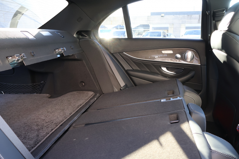 AMG Eクラス E43 4MATIC　ﾚｰﾀﾞｰｾｰﾌﾃｨPKG AMGｽﾀｲﾘﾝｸﾞPKG ｴｱﾊﾞﾗﾝｽPKG ﾊﾟﾉﾗﾏSR ｷｰﾚｽGO 黒ﾅｯﾊﾟ革 ｼｰﾄﾋｰﾀｰ 純正ﾅﾋﾞ地ﾃﾞｼﾞ 360°ｶﾒﾗ Burmesterｻﾗｳﾝﾄﾞ Applecarplay Android Auto 電動Rｹﾞｰﾄ HUD PTS AMG20ｲﾝﾁAW　2年保証