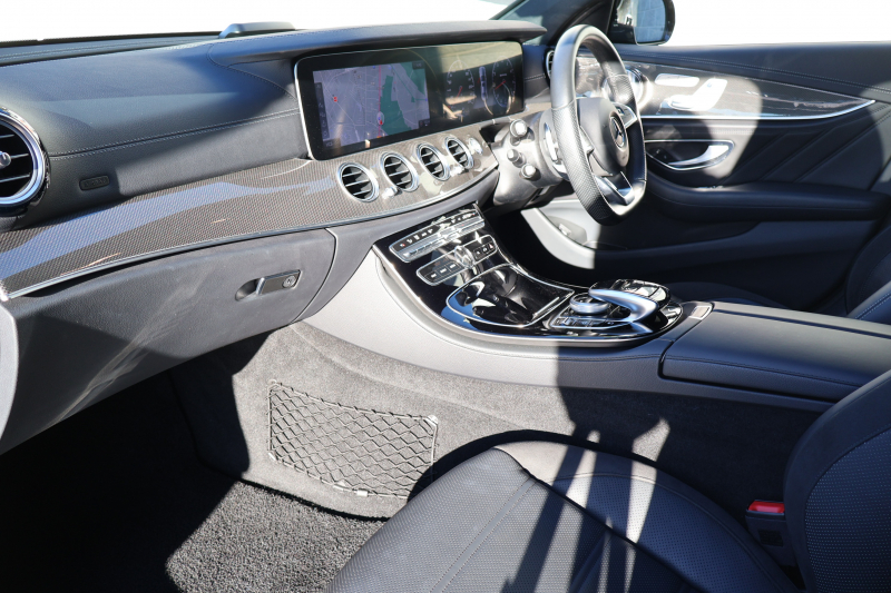 AMG Eクラス E43 4MATIC　ﾚｰﾀﾞｰｾｰﾌﾃｨPKG AMGｽﾀｲﾘﾝｸﾞPKG ｴｱﾊﾞﾗﾝｽPKG ﾊﾟﾉﾗﾏSR ｷｰﾚｽGO 黒ﾅｯﾊﾟ革 ｼｰﾄﾋｰﾀｰ 純正ﾅﾋﾞ地ﾃﾞｼﾞ 360°ｶﾒﾗ Burmesterｻﾗｳﾝﾄﾞ Applecarplay Android Auto 電動Rｹﾞｰﾄ HUD PTS AMG20ｲﾝﾁAW　2年保証