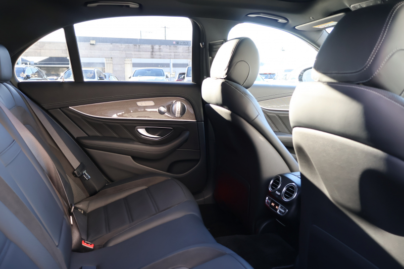 AMG Eクラス E43 4MATIC　ﾚｰﾀﾞｰｾｰﾌﾃｨPKG AMGｽﾀｲﾘﾝｸﾞPKG ｴｱﾊﾞﾗﾝｽPKG ﾊﾟﾉﾗﾏSR ｷｰﾚｽGO 黒ﾅｯﾊﾟ革 ｼｰﾄﾋｰﾀｰ 純正ﾅﾋﾞ地ﾃﾞｼﾞ 360°ｶﾒﾗ Burmesterｻﾗｳﾝﾄﾞ Applecarplay Android Auto 電動Rｹﾞｰﾄ HUD PTS AMG20ｲﾝﾁAW　2年保証