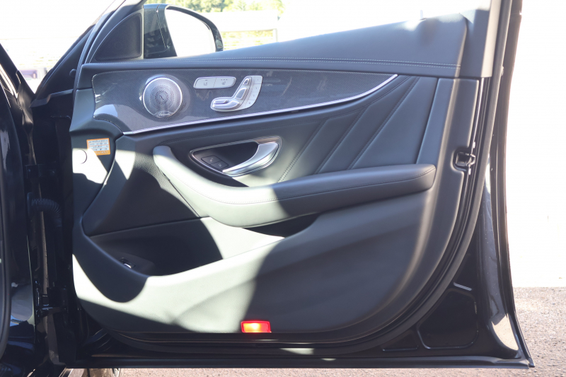 AMG Eクラス E43 4MATIC　ﾚｰﾀﾞｰｾｰﾌﾃｨPKG AMGｽﾀｲﾘﾝｸﾞPKG ｴｱﾊﾞﾗﾝｽPKG ﾊﾟﾉﾗﾏSR ｷｰﾚｽGO 黒ﾅｯﾊﾟ革 ｼｰﾄﾋｰﾀｰ 純正ﾅﾋﾞ地ﾃﾞｼﾞ 360°ｶﾒﾗ Burmesterｻﾗｳﾝﾄﾞ Applecarplay Android Auto 電動Rｹﾞｰﾄ HUD PTS AMG20ｲﾝﾁAW　2年保証