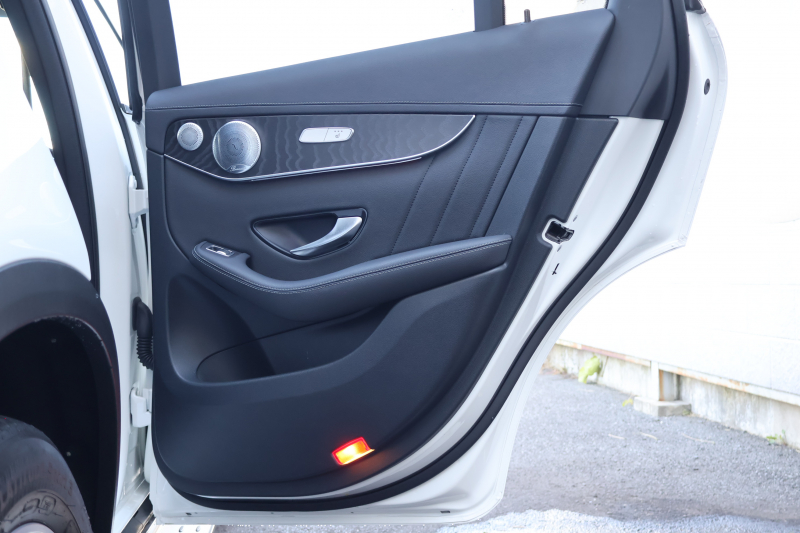 メルセデスベンツ GLC GLC300 4MATIC AMGﾗｲﾝ　後期型 ﾚｻﾞｰｴｸｽｸﾙｰｼﾌﾞPKG ﾚｰﾀﾞｰｾｰﾌﾃｨPKG ｴｱﾊﾞﾗﾝｽPKG ﾊﾟﾉﾗﾏSR 黒革 ｼｰﾄﾋｰﾀ ﾍﾞﾝﾁﾚｰﾀ 純正10.25ｲﾝﾁﾅﾋﾞ地ﾃﾞｼﾞ ｺｯｸﾋﾟｯﾄDisp 360°ｶﾒﾗ Burmester 電動Rｹﾞｰﾄ HUD AMG20ｲﾝﾁAW　2年保証