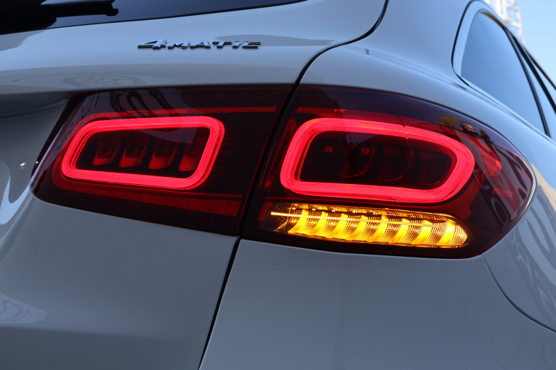 メルセデスベンツ GLC GLC300 4MATIC AMGﾗｲﾝ　後期型 ﾚｻﾞｰｴｸｽｸﾙｰｼﾌﾞPKG ﾚｰﾀﾞｰｾｰﾌﾃｨPKG ｴｱﾊﾞﾗﾝｽPKG ﾊﾟﾉﾗﾏSR 黒革 ｼｰﾄﾋｰﾀ ﾍﾞﾝﾁﾚｰﾀ 純正10.25ｲﾝﾁﾅﾋﾞ地ﾃﾞｼﾞ ｺｯｸﾋﾟｯﾄDisp 360°ｶﾒﾗ Burmester 電動Rｹﾞｰﾄ HUD AMG20ｲﾝﾁAW　2年保証