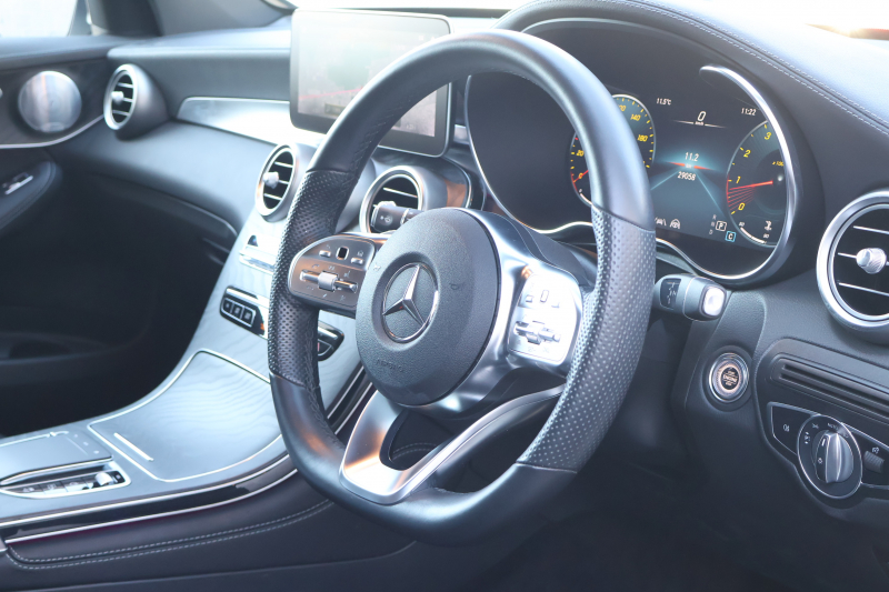 メルセデスベンツ GLC GLC300 4MATIC AMGﾗｲﾝ　後期型 ﾚｻﾞｰｴｸｽｸﾙｰｼﾌﾞPKG ﾚｰﾀﾞｰｾｰﾌﾃｨPKG ｴｱﾊﾞﾗﾝｽPKG ﾊﾟﾉﾗﾏSR 黒革 ｼｰﾄﾋｰﾀ ﾍﾞﾝﾁﾚｰﾀ 純正10.25ｲﾝﾁﾅﾋﾞ地ﾃﾞｼﾞ ｺｯｸﾋﾟｯﾄDisp 360°ｶﾒﾗ Burmester 電動Rｹﾞｰﾄ HUD AMG20ｲﾝﾁAW　2年保証