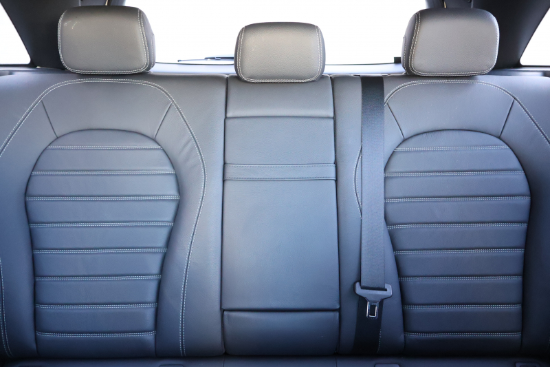 メルセデスベンツ GLC GLC300 4MATIC AMGﾗｲﾝ　後期型 ﾚｻﾞｰｴｸｽｸﾙｰｼﾌﾞPKG ﾚｰﾀﾞｰｾｰﾌﾃｨPKG ｴｱﾊﾞﾗﾝｽPKG ﾊﾟﾉﾗﾏSR 黒革 ｼｰﾄﾋｰﾀ ﾍﾞﾝﾁﾚｰﾀ 純正10.25ｲﾝﾁﾅﾋﾞ地ﾃﾞｼﾞ ｺｯｸﾋﾟｯﾄDisp 360°ｶﾒﾗ Burmester 電動Rｹﾞｰﾄ HUD AMG20ｲﾝﾁAW　2年保証