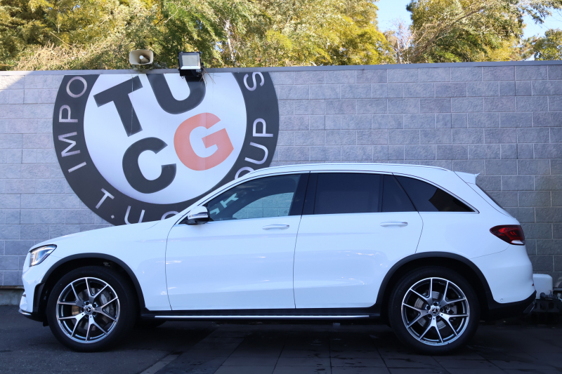 メルセデスベンツ GLC GLC300 4MATIC AMGﾗｲﾝ　後期型 ﾚｻﾞｰｴｸｽｸﾙｰｼﾌﾞPKG ﾚｰﾀﾞｰｾｰﾌﾃｨPKG ｴｱﾊﾞﾗﾝｽPKG ﾊﾟﾉﾗﾏSR 黒革 ｼｰﾄﾋｰﾀ ﾍﾞﾝﾁﾚｰﾀ 純正10.25ｲﾝﾁﾅﾋﾞ地ﾃﾞｼﾞ ｺｯｸﾋﾟｯﾄDisp 360°ｶﾒﾗ Burmester 電動Rｹﾞｰﾄ HUD AMG20ｲﾝﾁAW　2年保証
