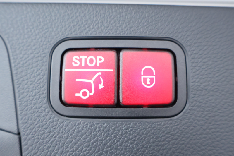 メルセデスベンツ GLC GLC300 4MATIC AMGﾗｲﾝ　後期型 ﾚｻﾞｰｴｸｽｸﾙｰｼﾌﾞPKG ﾚｰﾀﾞｰｾｰﾌﾃｨPKG ｴｱﾊﾞﾗﾝｽPKG ﾊﾟﾉﾗﾏSR 黒革 ｼｰﾄﾋｰﾀ ﾍﾞﾝﾁﾚｰﾀ 純正10.25ｲﾝﾁﾅﾋﾞ地ﾃﾞｼﾞ ｺｯｸﾋﾟｯﾄDisp 360°ｶﾒﾗ Burmester 電動Rｹﾞｰﾄ HUD AMG20ｲﾝﾁAW　2年保証