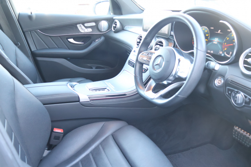 メルセデスベンツ GLC GLC300 4MATIC AMGﾗｲﾝ　後期型 ﾚｻﾞｰｴｸｽｸﾙｰｼﾌﾞPKG ﾚｰﾀﾞｰｾｰﾌﾃｨPKG ｴｱﾊﾞﾗﾝｽPKG ﾊﾟﾉﾗﾏSR 黒革 ｼｰﾄﾋｰﾀ ﾍﾞﾝﾁﾚｰﾀ 純正10.25ｲﾝﾁﾅﾋﾞ地ﾃﾞｼﾞ ｺｯｸﾋﾟｯﾄDisp 360°ｶﾒﾗ Burmester 電動Rｹﾞｰﾄ HUD AMG20ｲﾝﾁAW　2年保証