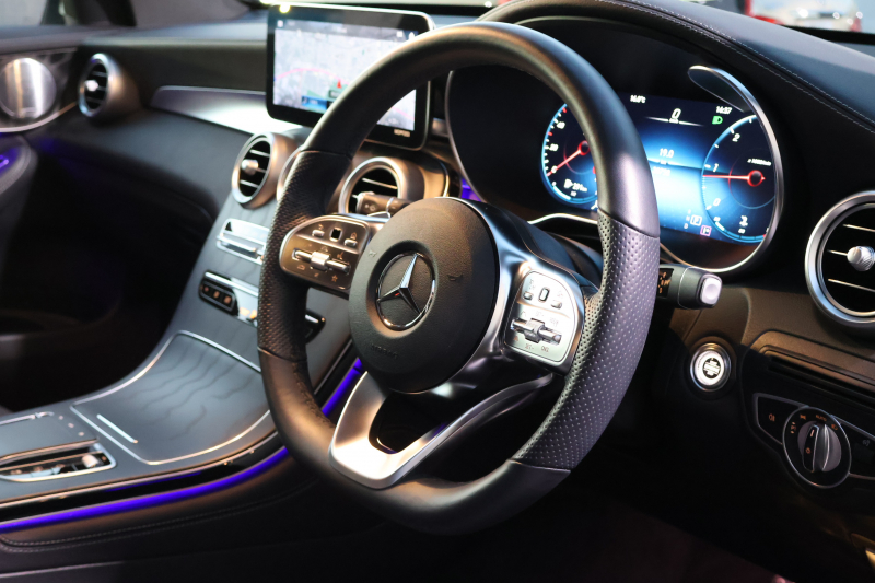 メルセデスベンツ GLCクーペ GLC220d 4MATIC ｸｰﾍﾟ AMGﾗｲﾝ　後期型 ﾚｻﾞｰｴｸｽｸﾙｰｼﾌﾞPKG ﾚｰﾀﾞｰｾｰﾌﾃｨPKG ｴｱﾊﾞﾗﾝｽPKG ｶﾞﾗｽSR 黒革 ｼｰﾄﾋｰﾀ ﾍﾞﾝﾁﾚｰﾀ 純正10.25ｲﾝﾁﾅﾋﾞ地ﾃﾞｼﾞ ｺｯｸﾋﾟｯﾄDisp 360°ｶﾒﾗ Burmester 電動Rｹﾞｰﾄ HUD AMG19ｲﾝﾁAW　2年保証