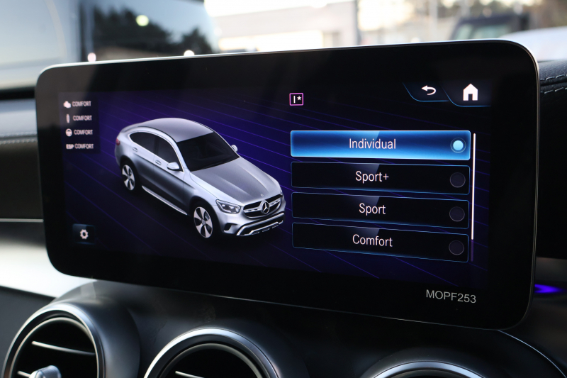 メルセデスベンツ GLCクーペ GLC220d 4MATIC ｸｰﾍﾟ AMGﾗｲﾝ　後期型 ﾚｻﾞｰｴｸｽｸﾙｰｼﾌﾞPKG ﾚｰﾀﾞｰｾｰﾌﾃｨPKG ｴｱﾊﾞﾗﾝｽPKG ｶﾞﾗｽSR 黒革 ｼｰﾄﾋｰﾀ ﾍﾞﾝﾁﾚｰﾀ 純正10.25ｲﾝﾁﾅﾋﾞ地ﾃﾞｼﾞ ｺｯｸﾋﾟｯﾄDisp 360°ｶﾒﾗ Burmester 電動Rｹﾞｰﾄ HUD AMG19ｲﾝﾁAW　2年保証