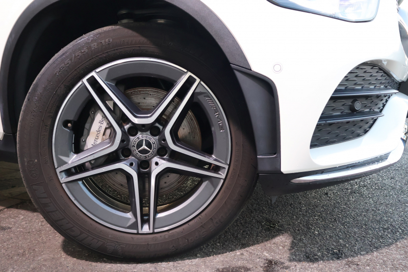 メルセデスベンツ GLCクーペ GLC220d 4MATIC ｸｰﾍﾟ AMGﾗｲﾝ　後期型 ﾚｻﾞｰｴｸｽｸﾙｰｼﾌﾞPKG ﾚｰﾀﾞｰｾｰﾌﾃｨPKG ｴｱﾊﾞﾗﾝｽPKG ｶﾞﾗｽSR 黒革 ｼｰﾄﾋｰﾀ ﾍﾞﾝﾁﾚｰﾀ 純正10.25ｲﾝﾁﾅﾋﾞ地ﾃﾞｼﾞ ｺｯｸﾋﾟｯﾄDisp 360°ｶﾒﾗ Burmester 電動Rｹﾞｰﾄ HUD AMG19ｲﾝﾁAW　2年保証