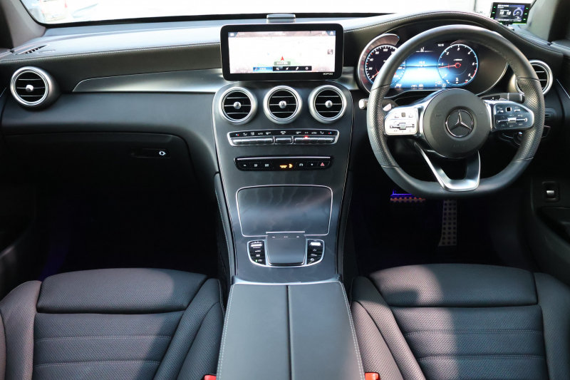 メルセデスベンツ GLCクーペ GLC220d 4MATIC ｸｰﾍﾟ AMGﾗｲﾝ　後期型 ﾚｻﾞｰｴｸｽｸﾙｰｼﾌﾞPKG ﾚｰﾀﾞｰｾｰﾌﾃｨPKG ｴｱﾊﾞﾗﾝｽPKG ｶﾞﾗｽSR 黒革 ｼｰﾄﾋｰﾀ ﾍﾞﾝﾁﾚｰﾀ 純正10.25ｲﾝﾁﾅﾋﾞ地ﾃﾞｼﾞ ｺｯｸﾋﾟｯﾄDisp 360°ｶﾒﾗ Burmester 電動Rｹﾞｰﾄ HUD AMG19ｲﾝﾁAW　2年保証