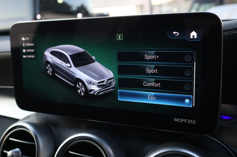 メルセデスベンツ GLCクーペ GLC220d 4MATIC ｸｰﾍﾟ AMGﾗｲﾝ　後期型 ﾚｻﾞｰｴｸｽｸﾙｰｼﾌﾞPKG ﾚｰﾀﾞｰｾｰﾌﾃｨPKG ｴｱﾊﾞﾗﾝｽPKG ｶﾞﾗｽSR 黒革 ｼｰﾄﾋｰﾀ ﾍﾞﾝﾁﾚｰﾀ 純正10.25ｲﾝﾁﾅﾋﾞ地ﾃﾞｼﾞ ｺｯｸﾋﾟｯﾄDisp 360°ｶﾒﾗ Burmester 電動Rｹﾞｰﾄ HUD AMG19ｲﾝﾁAW　2年保証