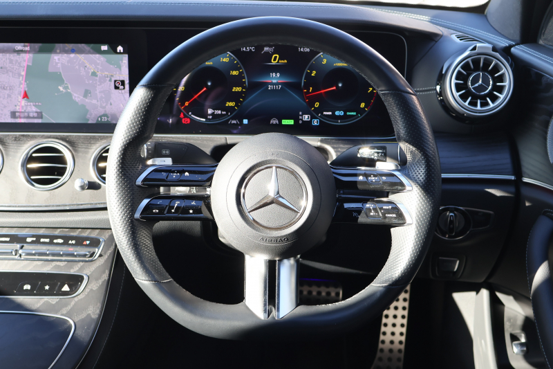 メルセデスベンツ Eクラス E200 ｽﾎﾟｰﾂ（BSG搭載ﾓﾃﾞﾙ）　後期型 AMGﾗｲﾝｲﾝﾃﾘｱPKG ｴｸｽｸﾙｰｼﾌﾞPKG ﾚｰﾀﾞｰｾｰﾌﾃｨPKG ﾊﾟﾉﾗﾏSR 黒ﾅｯﾊﾟ革 ｼｰﾄﾋｰﾀ MBUX 純正ﾅﾋﾞ地ﾃﾞｼﾞ  AppleCarPlay 360°ｶﾒﾗ Burmester ﾜｲﾔﾚｽﾁｬｰｼﾞﾝｸﾞ HUD PTS AMG19ｲﾝﾁAW　2年保証