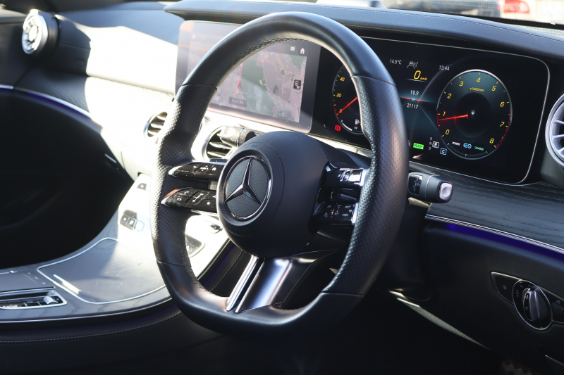 メルセデスベンツ Eクラス E200 ｽﾎﾟｰﾂ（BSG搭載ﾓﾃﾞﾙ）　後期型 AMGﾗｲﾝｲﾝﾃﾘｱPKG ｴｸｽｸﾙｰｼﾌﾞPKG ﾚｰﾀﾞｰｾｰﾌﾃｨPKG ﾊﾟﾉﾗﾏSR 黒ﾅｯﾊﾟ革 ｼｰﾄﾋｰﾀ MBUX 純正ﾅﾋﾞ地ﾃﾞｼﾞ  AppleCarPlay 360°ｶﾒﾗ Burmester ﾜｲﾔﾚｽﾁｬｰｼﾞﾝｸﾞ HUD PTS AMG19ｲﾝﾁAW　2年保証