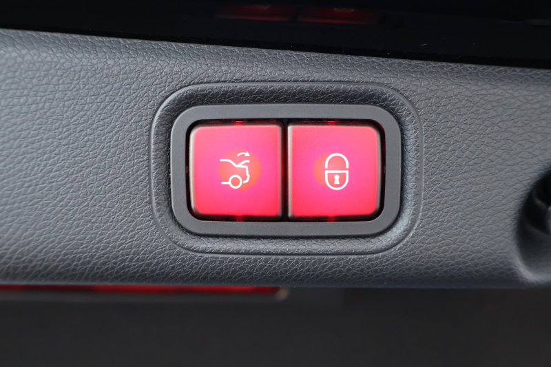 メルセデスベンツ Eクラス E200 ｽﾎﾟｰﾂ（BSG搭載ﾓﾃﾞﾙ）　後期型 AMGﾗｲﾝｲﾝﾃﾘｱPKG ｴｸｽｸﾙｰｼﾌﾞPKG ﾚｰﾀﾞｰｾｰﾌﾃｨPKG ﾊﾟﾉﾗﾏSR 黒ﾅｯﾊﾟ革 ｼｰﾄﾋｰﾀ MBUX 純正ﾅﾋﾞ地ﾃﾞｼﾞ  AppleCarPlay 360°ｶﾒﾗ Burmester ﾜｲﾔﾚｽﾁｬｰｼﾞﾝｸﾞ HUD PTS AMG19ｲﾝﾁAW　2年保証