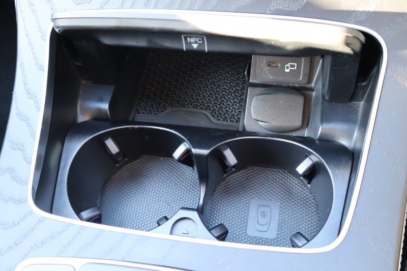 メルセデスベンツ Eクラス E200 ｽﾎﾟｰﾂ（BSG搭載ﾓﾃﾞﾙ）　後期型 AMGﾗｲﾝｲﾝﾃﾘｱPKG ｴｸｽｸﾙｰｼﾌﾞPKG ﾚｰﾀﾞｰｾｰﾌﾃｨPKG ﾊﾟﾉﾗﾏSR 黒ﾅｯﾊﾟ革 ｼｰﾄﾋｰﾀ MBUX 純正ﾅﾋﾞ地ﾃﾞｼﾞ  AppleCarPlay 360°ｶﾒﾗ Burmester ﾜｲﾔﾚｽﾁｬｰｼﾞﾝｸﾞ HUD PTS AMG19ｲﾝﾁAW　2年保証