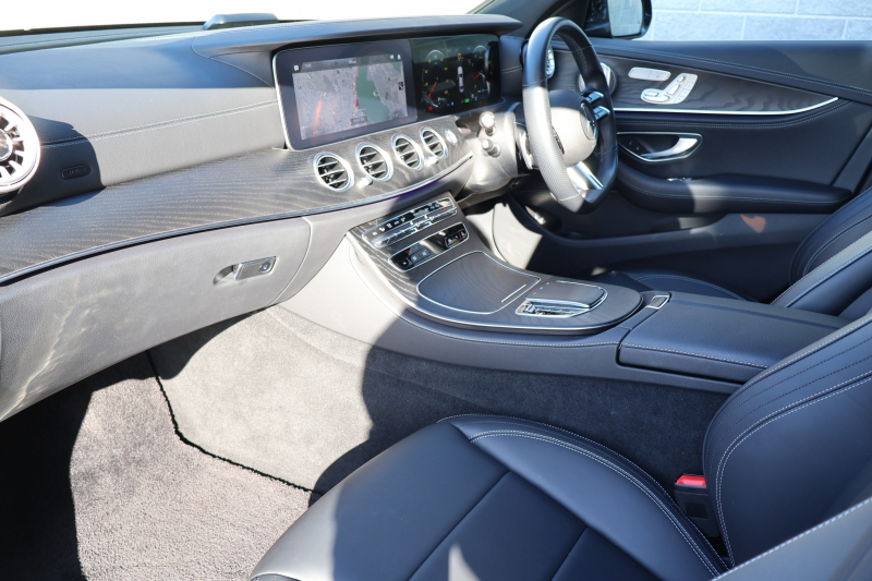 メルセデスベンツ Eクラス E200 ｽﾎﾟｰﾂ（BSG搭載ﾓﾃﾞﾙ）　後期型 AMGﾗｲﾝｲﾝﾃﾘｱPKG ｴｸｽｸﾙｰｼﾌﾞPKG ﾚｰﾀﾞｰｾｰﾌﾃｨPKG ﾊﾟﾉﾗﾏSR 黒ﾅｯﾊﾟ革 ｼｰﾄﾋｰﾀ MBUX 純正ﾅﾋﾞ地ﾃﾞｼﾞ  AppleCarPlay 360°ｶﾒﾗ Burmester ﾜｲﾔﾚｽﾁｬｰｼﾞﾝｸﾞ HUD PTS AMG19ｲﾝﾁAW　2年保証