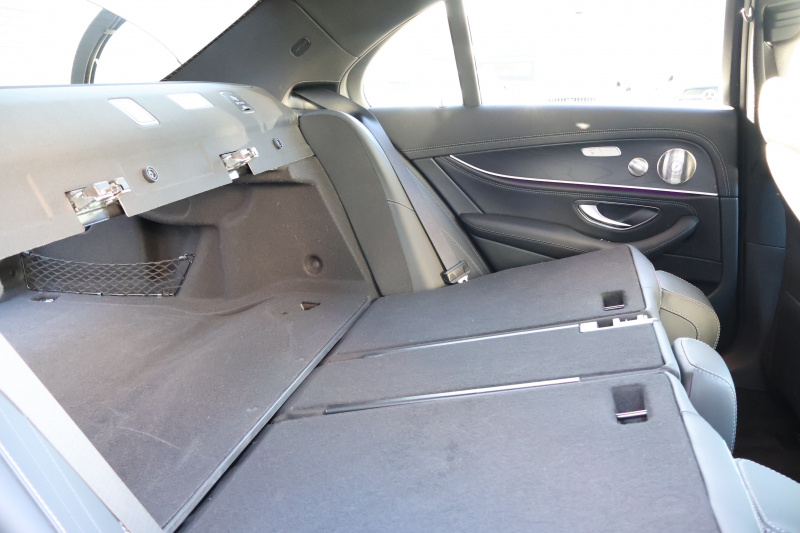 メルセデスベンツ Eクラス E200 ｽﾎﾟｰﾂ（BSG搭載ﾓﾃﾞﾙ）　後期型 AMGﾗｲﾝｲﾝﾃﾘｱPKG ｴｸｽｸﾙｰｼﾌﾞPKG ﾚｰﾀﾞｰｾｰﾌﾃｨPKG ﾊﾟﾉﾗﾏSR 黒ﾅｯﾊﾟ革 ｼｰﾄﾋｰﾀ MBUX 純正ﾅﾋﾞ地ﾃﾞｼﾞ  AppleCarPlay 360°ｶﾒﾗ Burmester ﾜｲﾔﾚｽﾁｬｰｼﾞﾝｸﾞ HUD PTS AMG19ｲﾝﾁAW　2年保証