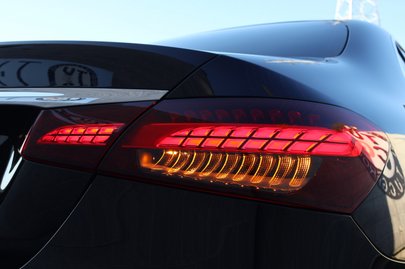 メルセデスベンツ Eクラス E200 ｽﾎﾟｰﾂ（BSG搭載ﾓﾃﾞﾙ）　後期型 AMGﾗｲﾝｲﾝﾃﾘｱPKG ｴｸｽｸﾙｰｼﾌﾞPKG ﾚｰﾀﾞｰｾｰﾌﾃｨPKG ﾊﾟﾉﾗﾏSR 黒ﾅｯﾊﾟ革 ｼｰﾄﾋｰﾀ MBUX 純正ﾅﾋﾞ地ﾃﾞｼﾞ  AppleCarPlay 360°ｶﾒﾗ Burmester ﾜｲﾔﾚｽﾁｬｰｼﾞﾝｸﾞ HUD PTS AMG19ｲﾝﾁAW　2年保証