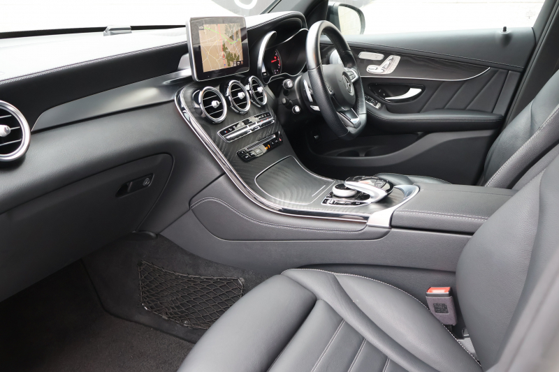 AMG GLC GLC43 4MATIC　ﾚｻﾞｰｴｸｽｸﾙｰｼﾌﾞPKG ﾅｲﾄPKG ｴｱﾊﾞﾗﾝｽPKG ﾚｰﾀﾞｰｾｰﾌﾃｨPKG ﾊﾟﾉﾗﾏSR 黒革ｼｰﾄ ｼｰﾄﾋｰﾀｰ ｷｰﾚｽGO 純正ﾅﾋﾞ地ﾃﾞｼﾞ 360度ｶﾒﾗｼｽﾃﾑ Burmester HUD 電動Rｹﾞｰﾄ ﾌｯﾄﾄﾗﾝｸOP LEDﾍｯﾄﾞﾗｲﾄ AMG20ｲﾝﾁAW　2年保証