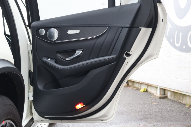 AMG GLC GLC43 4MATIC　ﾚｻﾞｰｴｸｽｸﾙｰｼﾌﾞPKG ﾅｲﾄPKG ｴｱﾊﾞﾗﾝｽPKG ﾚｰﾀﾞｰｾｰﾌﾃｨPKG ﾊﾟﾉﾗﾏSR 黒革ｼｰﾄ ｼｰﾄﾋｰﾀｰ ｷｰﾚｽGO 純正ﾅﾋﾞ地ﾃﾞｼﾞ 360度ｶﾒﾗｼｽﾃﾑ Burmester HUD 電動Rｹﾞｰﾄ ﾌｯﾄﾄﾗﾝｸOP LEDﾍｯﾄﾞﾗｲﾄ AMG20ｲﾝﾁAW　2年保証