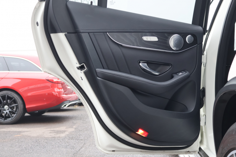 AMG GLC GLC43 4MATIC　ﾚｻﾞｰｴｸｽｸﾙｰｼﾌﾞPKG ﾅｲﾄPKG ｴｱﾊﾞﾗﾝｽPKG ﾚｰﾀﾞｰｾｰﾌﾃｨPKG ﾊﾟﾉﾗﾏSR 黒革ｼｰﾄ ｼｰﾄﾋｰﾀｰ ｷｰﾚｽGO 純正ﾅﾋﾞ地ﾃﾞｼﾞ 360度ｶﾒﾗｼｽﾃﾑ Burmester HUD 電動Rｹﾞｰﾄ ﾌｯﾄﾄﾗﾝｸOP LEDﾍｯﾄﾞﾗｲﾄ AMG20ｲﾝﾁAW　2年保証