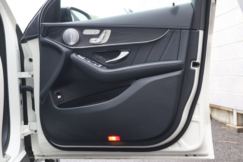 AMG GLC GLC43 4MATIC　ﾚｻﾞｰｴｸｽｸﾙｰｼﾌﾞPKG ﾅｲﾄPKG ｴｱﾊﾞﾗﾝｽPKG ﾚｰﾀﾞｰｾｰﾌﾃｨPKG ﾊﾟﾉﾗﾏSR 黒革ｼｰﾄ ｼｰﾄﾋｰﾀｰ ｷｰﾚｽGO 純正ﾅﾋﾞ地ﾃﾞｼﾞ 360度ｶﾒﾗｼｽﾃﾑ Burmester HUD 電動Rｹﾞｰﾄ ﾌｯﾄﾄﾗﾝｸOP LEDﾍｯﾄﾞﾗｲﾄ AMG20ｲﾝﾁAW　2年保証