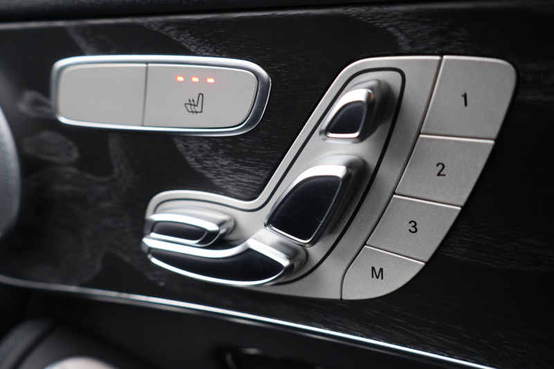 AMG GLC GLC43 4MATIC　ﾚｻﾞｰｴｸｽｸﾙｰｼﾌﾞPKG ﾅｲﾄPKG ｴｱﾊﾞﾗﾝｽPKG ﾚｰﾀﾞｰｾｰﾌﾃｨPKG ﾊﾟﾉﾗﾏSR 黒革ｼｰﾄ ｼｰﾄﾋｰﾀｰ ｷｰﾚｽGO 純正ﾅﾋﾞ地ﾃﾞｼﾞ 360度ｶﾒﾗｼｽﾃﾑ Burmester HUD 電動Rｹﾞｰﾄ ﾌｯﾄﾄﾗﾝｸOP LEDﾍｯﾄﾞﾗｲﾄ AMG20ｲﾝﾁAW　2年保証