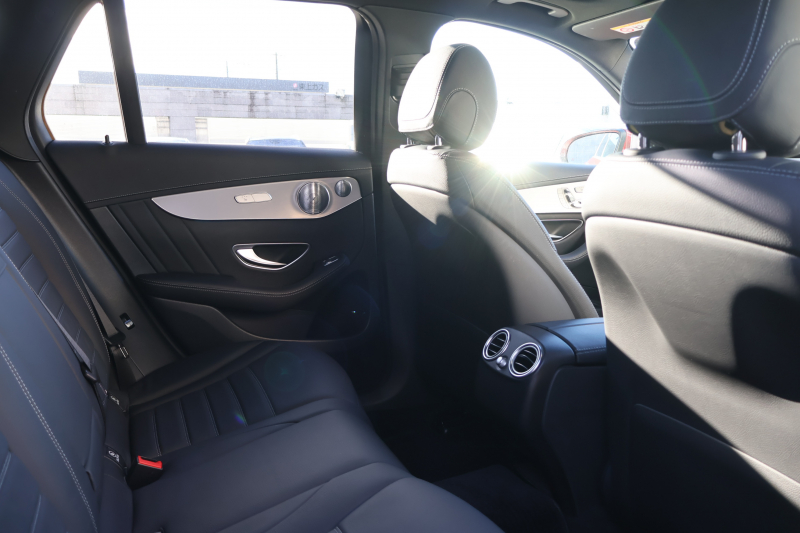 メルセデスベンツ GLC GLC220d 4MATIC ｽﾎﾟｰﾂ 本革仕様　AMGｽﾀｲﾘﾝｸﾞPKG ｴｱﾊﾞﾗﾝｽPKG ﾚｰﾀﾞｰｾｰﾌﾃｨPKG  ﾊﾟﾉﾗﾏSR 黒革ｼｰﾄ ｼｰﾄﾋｰﾀｰ ｷｰﾚｽGO 純正ﾅﾋﾞ地ﾃﾞｼﾞ 360度ｶﾒﾗｼｽﾃﾑ Burmester  電動Rｹﾞｰﾄ ﾌｯﾄﾄﾗﾝｸOP LEDﾍｯﾄﾞﾗｲﾄ PTS AMG19ｲﾝﾁAW　2年保証