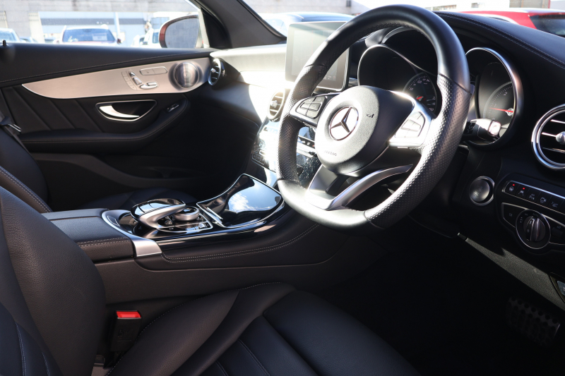 メルセデスベンツ GLC GLC220d 4MATIC ｽﾎﾟｰﾂ 本革仕様　AMGｽﾀｲﾘﾝｸﾞPKG ｴｱﾊﾞﾗﾝｽPKG ﾚｰﾀﾞｰｾｰﾌﾃｨPKG  ﾊﾟﾉﾗﾏSR 黒革ｼｰﾄ ｼｰﾄﾋｰﾀｰ ｷｰﾚｽGO 純正ﾅﾋﾞ地ﾃﾞｼﾞ 360度ｶﾒﾗｼｽﾃﾑ Burmester  電動Rｹﾞｰﾄ ﾌｯﾄﾄﾗﾝｸOP LEDﾍｯﾄﾞﾗｲﾄ PTS AMG19ｲﾝﾁAW　2年保証