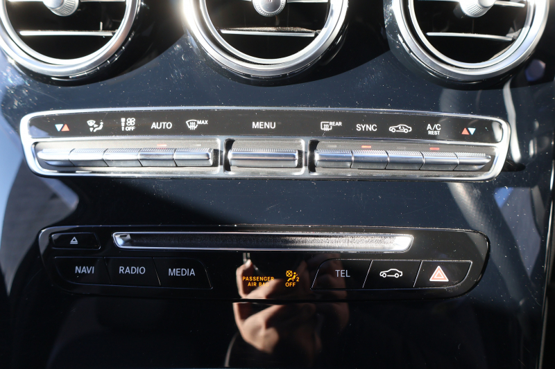 メルセデスベンツ GLC GLC220d 4MATIC ｽﾎﾟｰﾂ 本革仕様　AMGｽﾀｲﾘﾝｸﾞPKG ｴｱﾊﾞﾗﾝｽPKG ﾚｰﾀﾞｰｾｰﾌﾃｨPKG  ﾊﾟﾉﾗﾏSR 黒革ｼｰﾄ ｼｰﾄﾋｰﾀｰ ｷｰﾚｽGO 純正ﾅﾋﾞ地ﾃﾞｼﾞ 360度ｶﾒﾗｼｽﾃﾑ Burmester  電動Rｹﾞｰﾄ ﾌｯﾄﾄﾗﾝｸOP LEDﾍｯﾄﾞﾗｲﾄ PTS AMG19ｲﾝﾁAW　2年保証