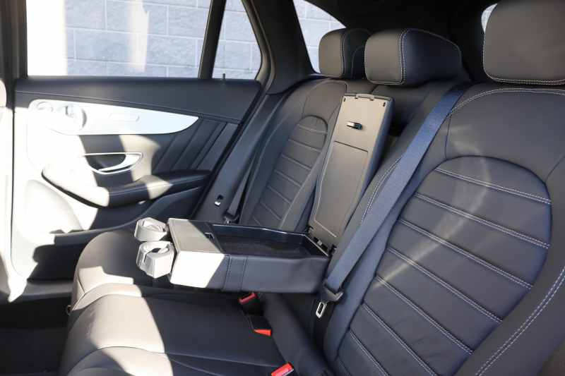 メルセデスベンツ GLC GLC220d 4MATIC ｽﾎﾟｰﾂ 本革仕様　AMGｽﾀｲﾘﾝｸﾞPKG ｴｱﾊﾞﾗﾝｽPKG ﾚｰﾀﾞｰｾｰﾌﾃｨPKG  ﾊﾟﾉﾗﾏSR 黒革ｼｰﾄ ｼｰﾄﾋｰﾀｰ ｷｰﾚｽGO 純正ﾅﾋﾞ地ﾃﾞｼﾞ 360度ｶﾒﾗｼｽﾃﾑ Burmester  電動Rｹﾞｰﾄ ﾌｯﾄﾄﾗﾝｸOP LEDﾍｯﾄﾞﾗｲﾄ PTS AMG19ｲﾝﾁAW　2年保証