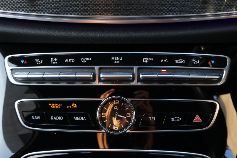 AMG Eクラス E53 4MATIC+(ISG搭載ﾓﾃﾞﾙ)　ﾚｰﾀﾞｰｾｰﾌﾃｨPKG ｴｸｽｸﾙｰｼﾌﾞPKG ｴｱﾊﾞﾗﾝｽPKG ﾊﾟﾉﾗﾏSR ｷｰﾚｽGO 黒ﾅｯﾊﾟ革 ｼｰﾄﾋｰﾀｰ 純正ﾅﾋﾞ地ﾃﾞｼﾞ 360°ｶﾒﾗ Burmesterｻﾗｳﾝﾄﾞ Applecarplay Android Auto 電動Rｹﾞｰﾄ HUD PTS AMG20ｲﾝﾁAW　2年保証