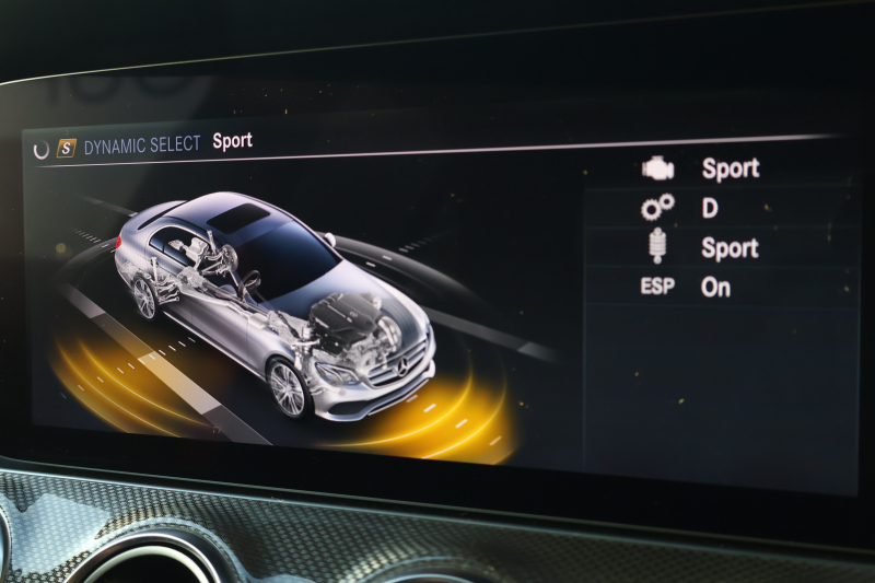 AMG Eクラス E53 4MATIC+(ISG搭載ﾓﾃﾞﾙ)　ﾚｰﾀﾞｰｾｰﾌﾃｨPKG ｴｸｽｸﾙｰｼﾌﾞPKG ｴｱﾊﾞﾗﾝｽPKG ﾊﾟﾉﾗﾏSR ｷｰﾚｽGO 黒ﾅｯﾊﾟ革 ｼｰﾄﾋｰﾀｰ 純正ﾅﾋﾞ地ﾃﾞｼﾞ 360°ｶﾒﾗ Burmesterｻﾗｳﾝﾄﾞ Applecarplay Android Auto 電動Rｹﾞｰﾄ HUD PTS AMG20ｲﾝﾁAW　2年保証