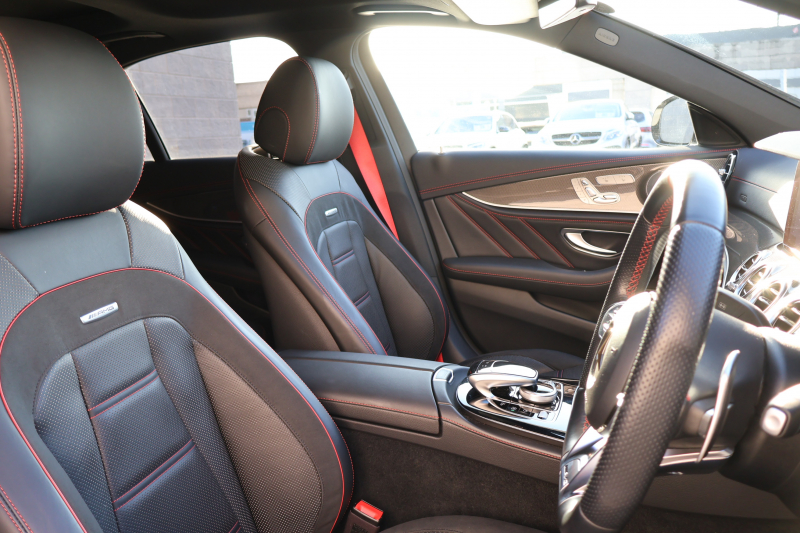 AMG Eクラス E53 4MATIC+(ISG搭載ﾓﾃﾞﾙ)　ﾚｰﾀﾞｰｾｰﾌﾃｨPKG ｴｸｽｸﾙｰｼﾌﾞPKG ｴｱﾊﾞﾗﾝｽPKG ﾊﾟﾉﾗﾏSR ｷｰﾚｽGO 黒ﾅｯﾊﾟ革 ｼｰﾄﾋｰﾀｰ 純正ﾅﾋﾞ地ﾃﾞｼﾞ 360°ｶﾒﾗ Burmesterｻﾗｳﾝﾄﾞ Applecarplay Android Auto 電動Rｹﾞｰﾄ HUD PTS AMG20ｲﾝﾁAW　2年保証