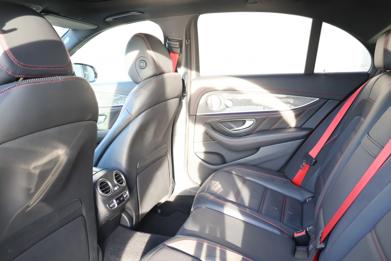 AMG Eクラス E53 4MATIC+(ISG搭載ﾓﾃﾞﾙ)　ﾚｰﾀﾞｰｾｰﾌﾃｨPKG ｴｸｽｸﾙｰｼﾌﾞPKG ｴｱﾊﾞﾗﾝｽPKG ﾊﾟﾉﾗﾏSR ｷｰﾚｽGO 黒ﾅｯﾊﾟ革 ｼｰﾄﾋｰﾀｰ 純正ﾅﾋﾞ地ﾃﾞｼﾞ 360°ｶﾒﾗ Burmesterｻﾗｳﾝﾄﾞ Applecarplay Android Auto 電動Rｹﾞｰﾄ HUD PTS AMG20ｲﾝﾁAW　2年保証