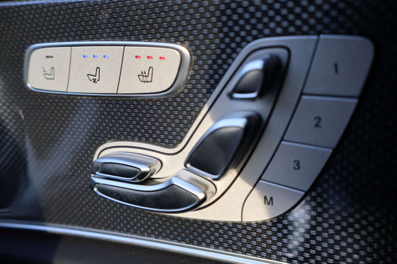 AMG Eクラス E53 4MATIC+(ISG搭載ﾓﾃﾞﾙ)　ﾚｰﾀﾞｰｾｰﾌﾃｨPKG ｴｸｽｸﾙｰｼﾌﾞPKG ｴｱﾊﾞﾗﾝｽPKG ﾊﾟﾉﾗﾏSR ｷｰﾚｽGO 黒ﾅｯﾊﾟ革 ｼｰﾄﾋｰﾀｰ 純正ﾅﾋﾞ地ﾃﾞｼﾞ 360°ｶﾒﾗ Burmesterｻﾗｳﾝﾄﾞ Applecarplay Android Auto 電動Rｹﾞｰﾄ HUD PTS AMG20ｲﾝﾁAW　2年保証