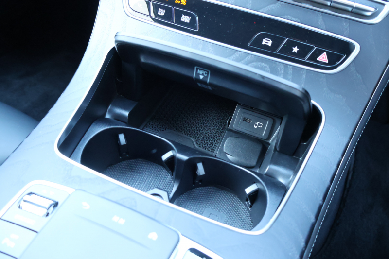 メルセデスベンツ Eクラス E200 ｽﾎﾟｰﾂ（BSG搭載ﾓﾃﾞﾙ）　後期型 AMGﾗｲﾝｲﾝﾃﾘｱPKG ｴｸｽｸﾙｰｼﾌﾞPKG ﾚｰﾀﾞｰｾｰﾌﾃｨPKG ﾊﾟﾉﾗﾏSR 黒ﾅｯﾊﾟ革 ｼｰﾄﾋｰﾀ MBUX ARﾅﾋﾞ地ﾃﾞｼﾞ  AppleCarPlay 360°ｶﾒﾗ Burmester ﾜｲﾔﾚｽﾁｬｰｼﾞﾝｸﾞ HUD PTS AMG19ｲﾝﾁAW　2年保証