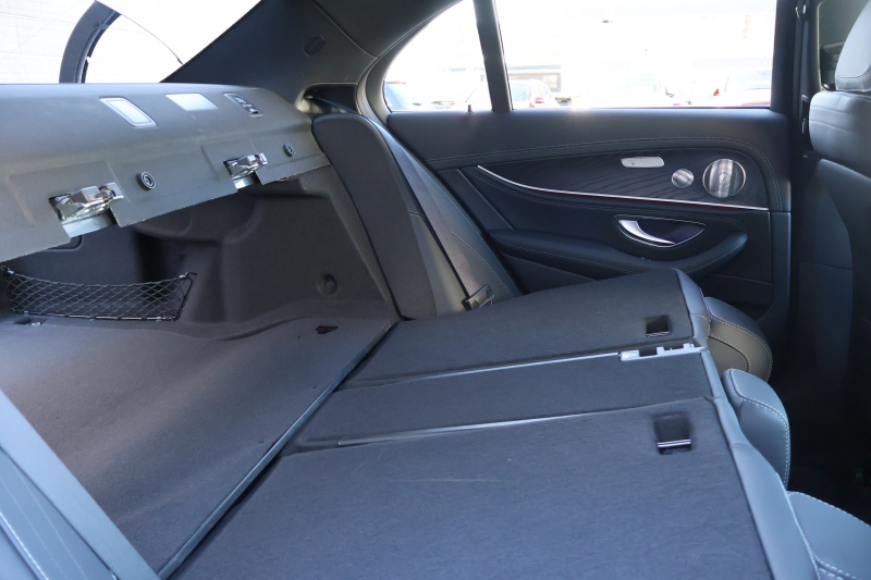 メルセデスベンツ Eクラス E200 ｽﾎﾟｰﾂ（BSG搭載ﾓﾃﾞﾙ）　後期型 AMGﾗｲﾝｲﾝﾃﾘｱPKG ｴｸｽｸﾙｰｼﾌﾞPKG ﾚｰﾀﾞｰｾｰﾌﾃｨPKG ﾊﾟﾉﾗﾏSR 黒ﾅｯﾊﾟ革 ｼｰﾄﾋｰﾀ MBUX ARﾅﾋﾞ地ﾃﾞｼﾞ  AppleCarPlay 360°ｶﾒﾗ Burmester ﾜｲﾔﾚｽﾁｬｰｼﾞﾝｸﾞ HUD PTS AMG19ｲﾝﾁAW　2年保証