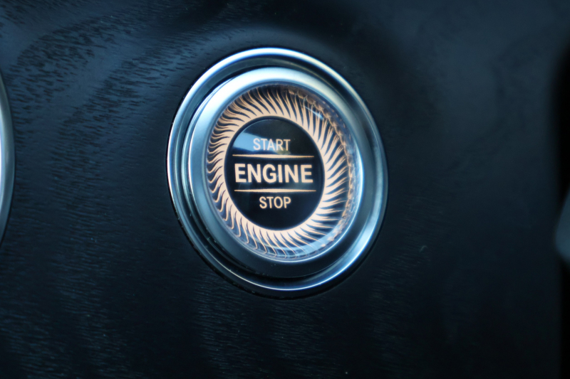 メルセデスベンツ Eクラス E200 ｽﾎﾟｰﾂ（BSG搭載ﾓﾃﾞﾙ）　後期型 AMGﾗｲﾝｲﾝﾃﾘｱPKG ｴｸｽｸﾙｰｼﾌﾞPKG ﾚｰﾀﾞｰｾｰﾌﾃｨPKG ﾊﾟﾉﾗﾏSR 黒ﾅｯﾊﾟ革 ｼｰﾄﾋｰﾀ MBUX ARﾅﾋﾞ地ﾃﾞｼﾞ  AppleCarPlay 360°ｶﾒﾗ Burmester ﾜｲﾔﾚｽﾁｬｰｼﾞﾝｸﾞ HUD PTS AMG19ｲﾝﾁAW　2年保証